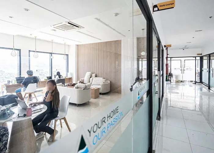 Arc Towers Luxe 아파트호텔